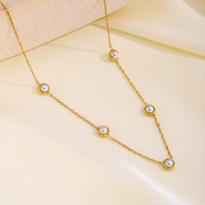 Auri Necklace