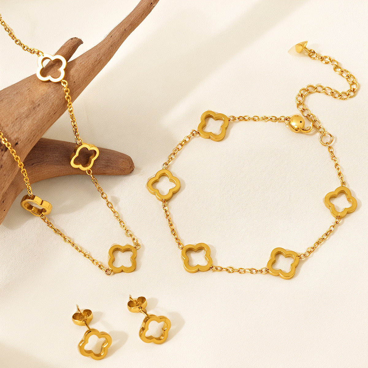 Venera Necklace
